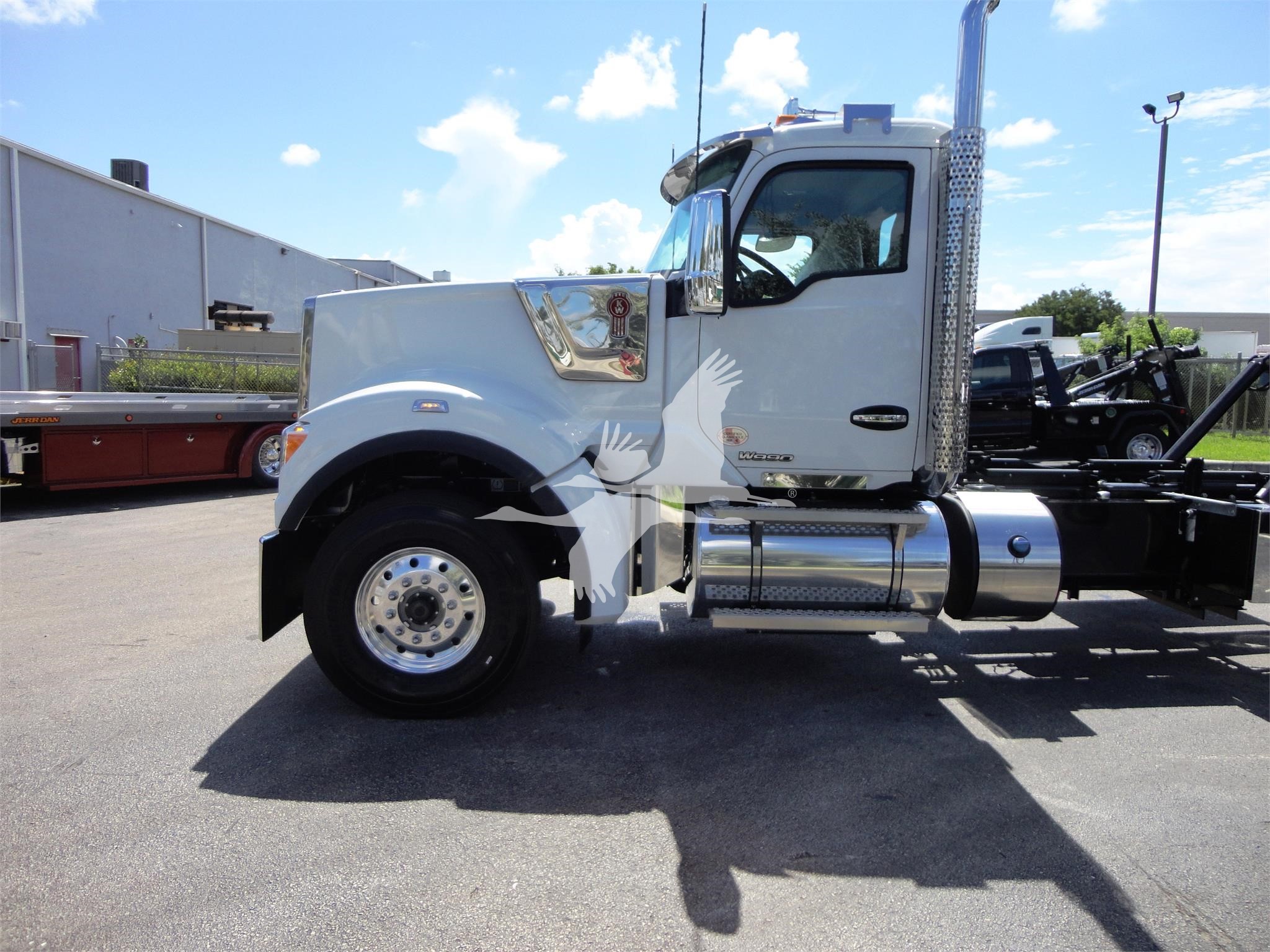 2023 Kenworth W990