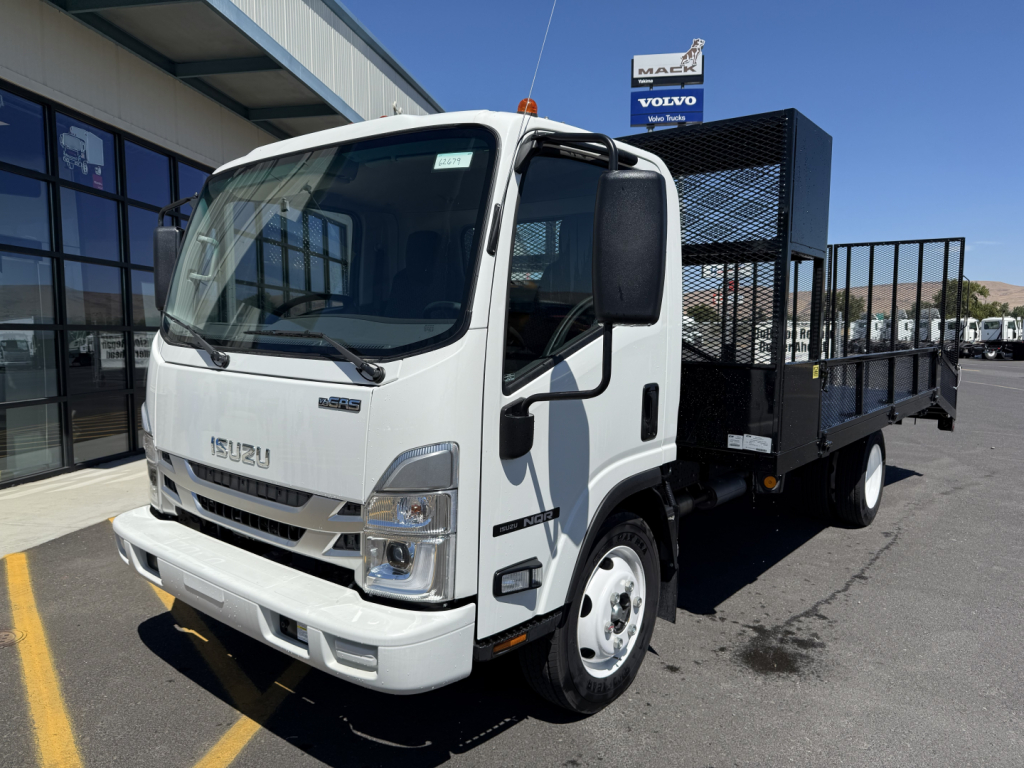 Isuzu NQR-GAS flatbed truck showing front and driver side with open cargo area.