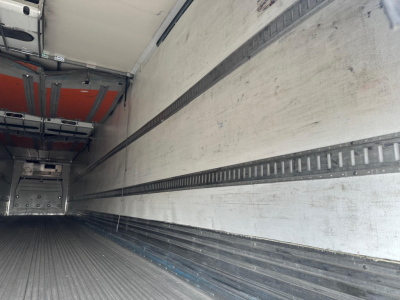 Great Dane 53' reefer trailer interior with sidewall rails and empty floor space.