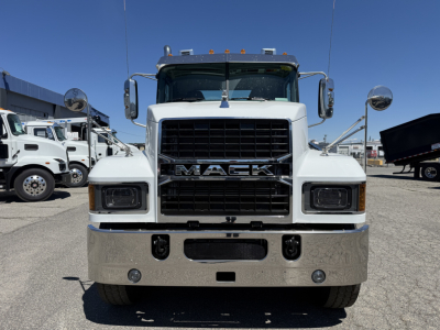 Mack PI84T front view showing grille with MACK letters and chrome bumper.