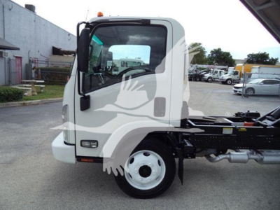 View of a white 2017 Chevrolet W4500 cab driver-side with J190A-style cab, showing front wheel, door, and chassis frame; no legible labels visible.