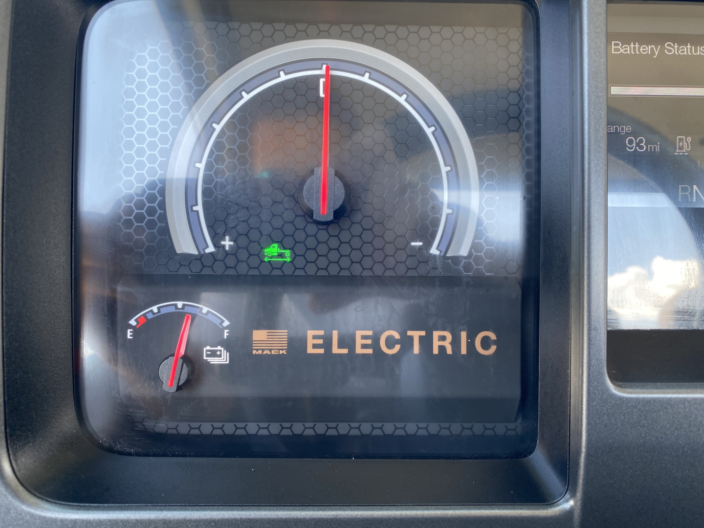 Mack MD6 E dashboard showing Electric indicator and gauge cluster with 'ELECTRIC' label