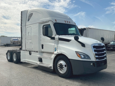 Freightliner Cascadia126 sleeper tractor showing side view with white paint and chrome front grille, VIN 3AKJHHDR0NSNL4414 on listing, stock 552012.