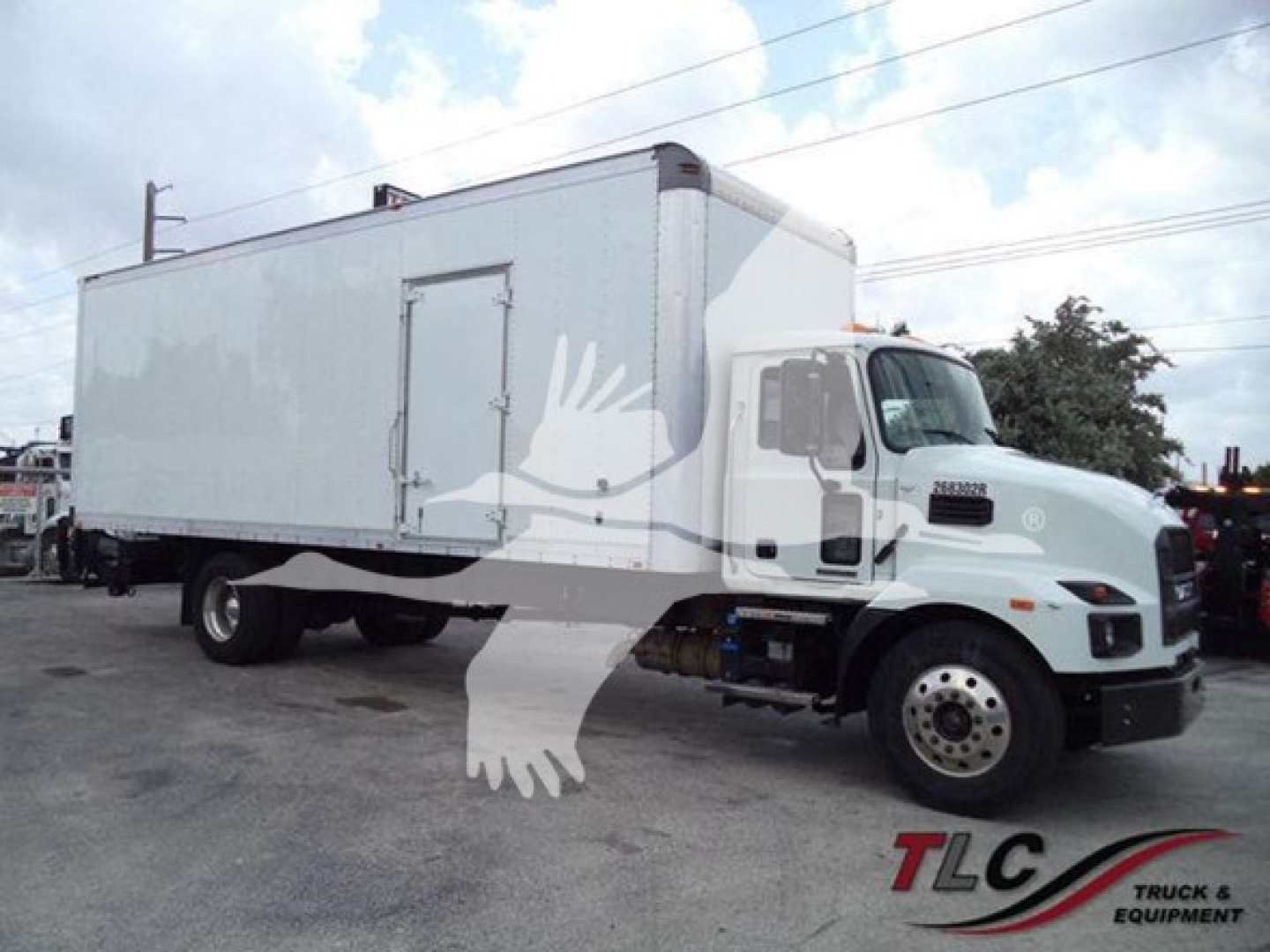Box truck showing 2023 Mack Md7 with a white cab and box body, VIN 1M2MDBAB3PS071396, stock 268302R.