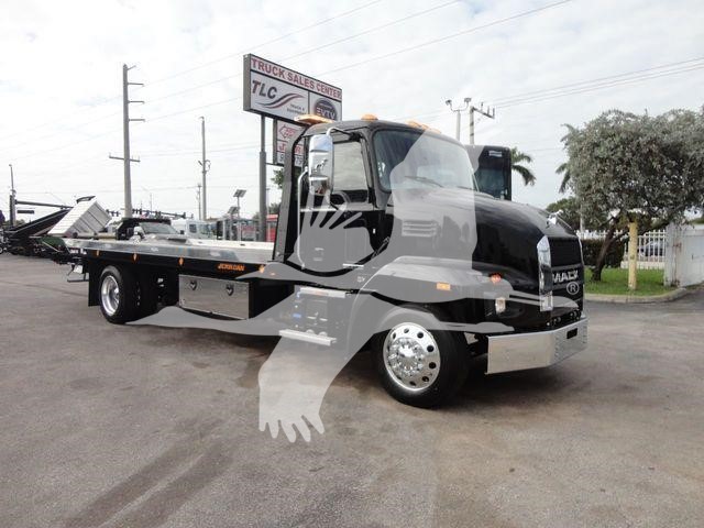 2027 Mack MD6
