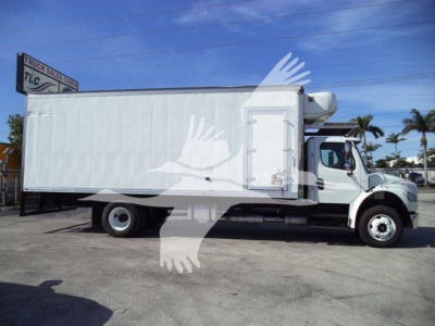 Box truck body in side view showing refrigerated box with rear doors and cab, Freightliner M2 106 style, white exterior.