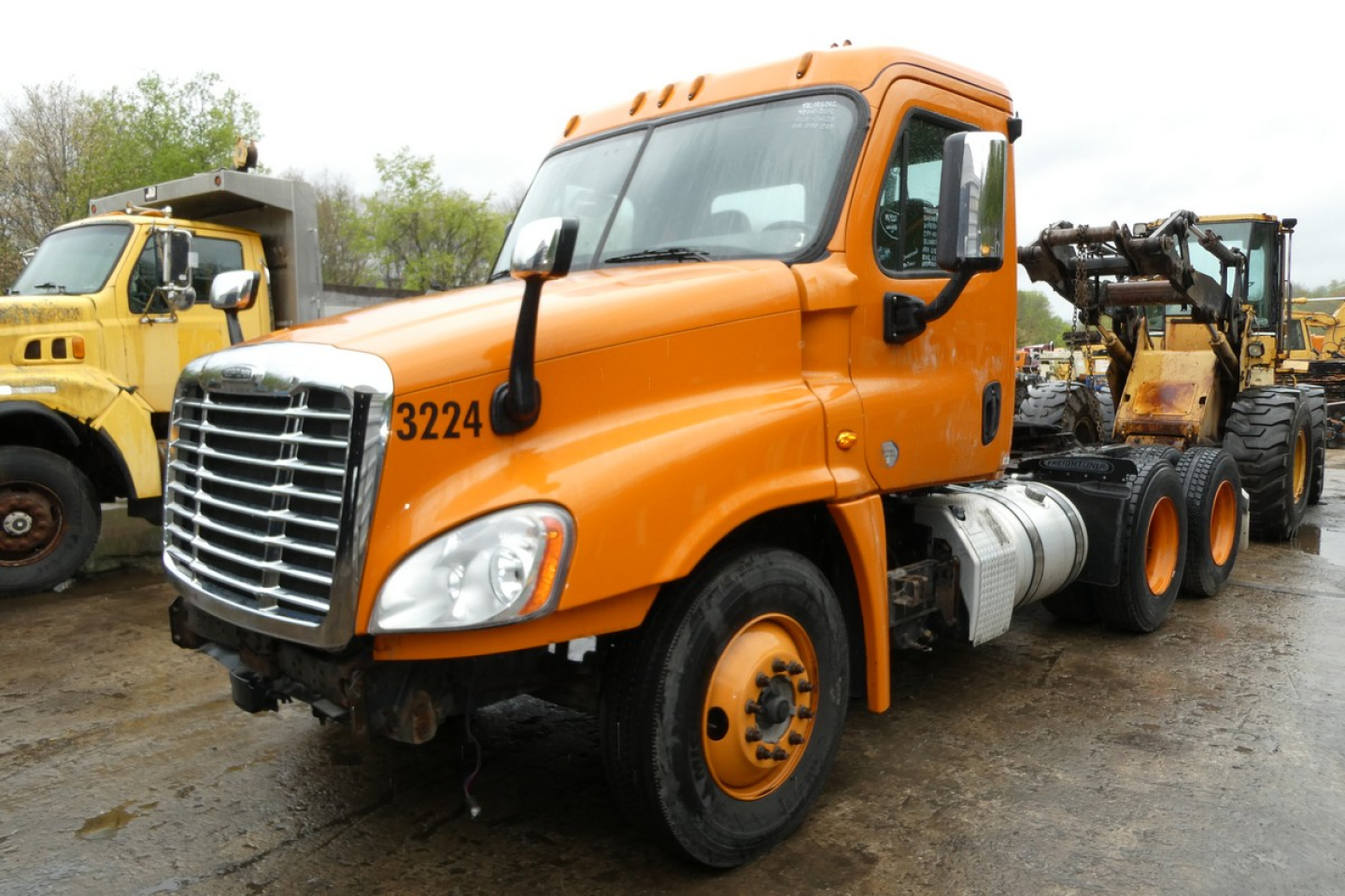2016 Freightliner CASCADIA 125 Daycab #