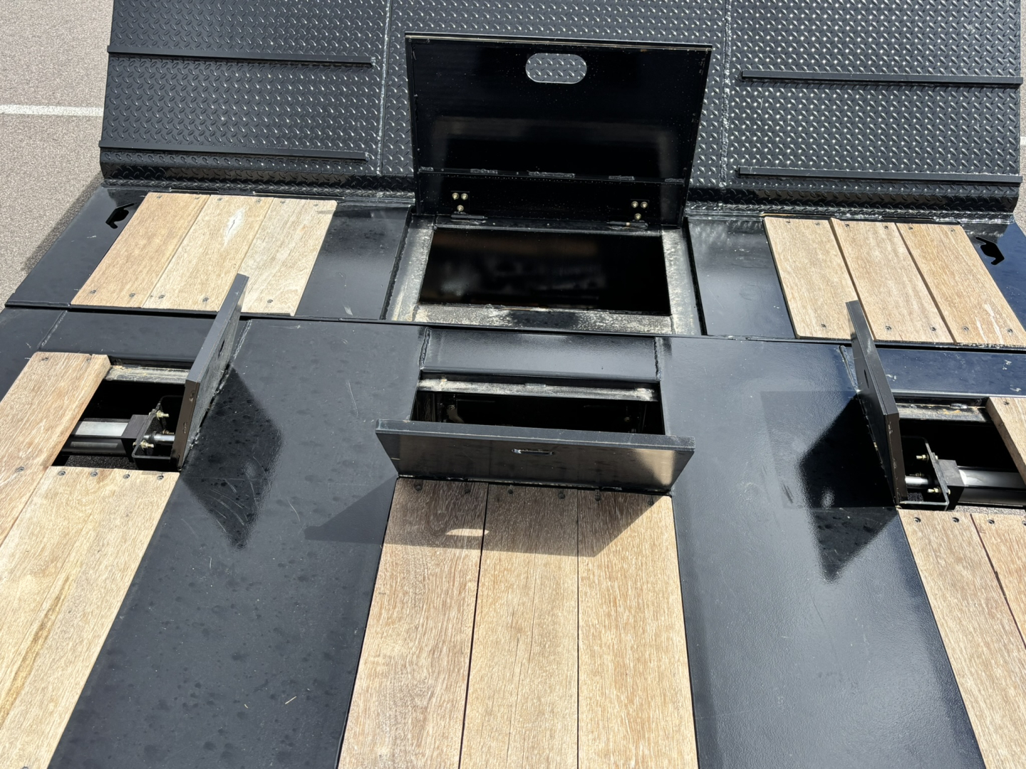 HDGC-E 48' lowboy trailer deck with dual drop extendable mechanism and wooden deck sections