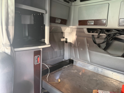 Peterbilt 389 truck interior showing cabin floor and lower dash area