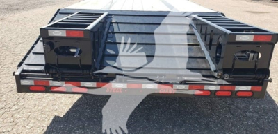 Beavertail dropdeck trailer rear view showing dual ramps and taillights, blue paint, stock number VED48243, VIN 7KYDF532XVED48243.