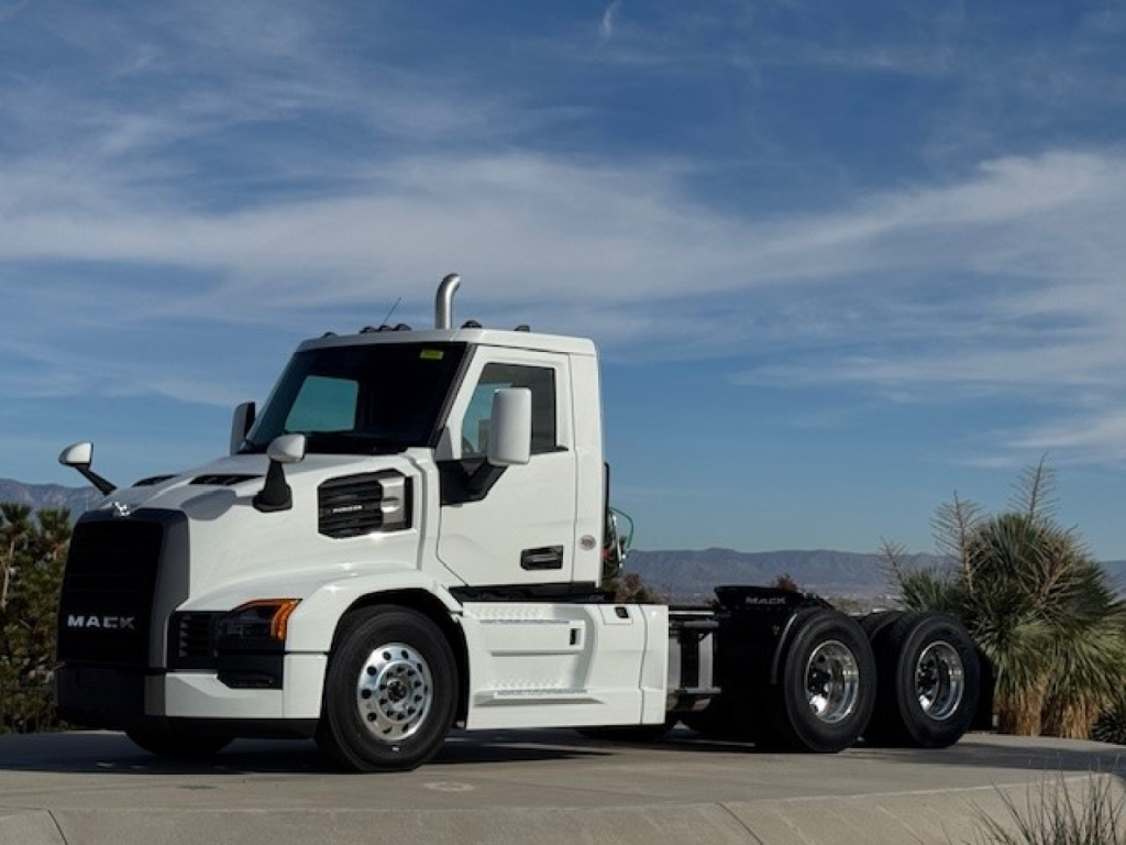 Mack PR64T truck in profile view showing tractor frame and wheels.