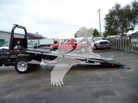 2020 Freightliner M2 106