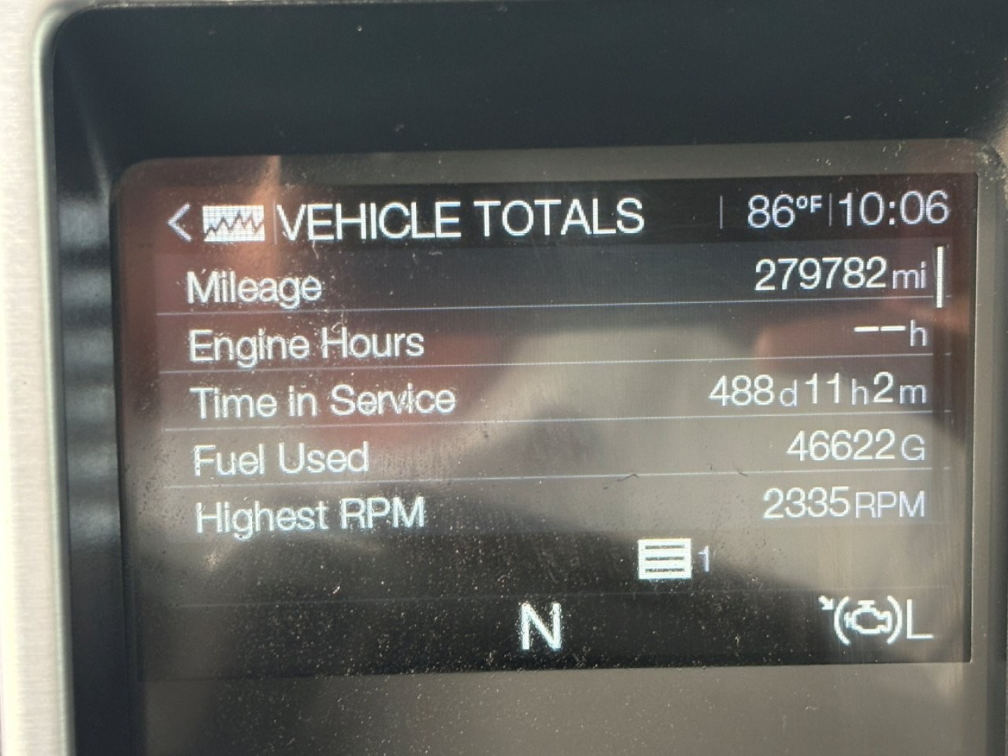 Vehicle totals display from Mack GR64F showing mileage 279782 mi, time in service 488d11h2m, fuel used 46622 G, highest RPM 2335, engine hours blank, N gear indicator.