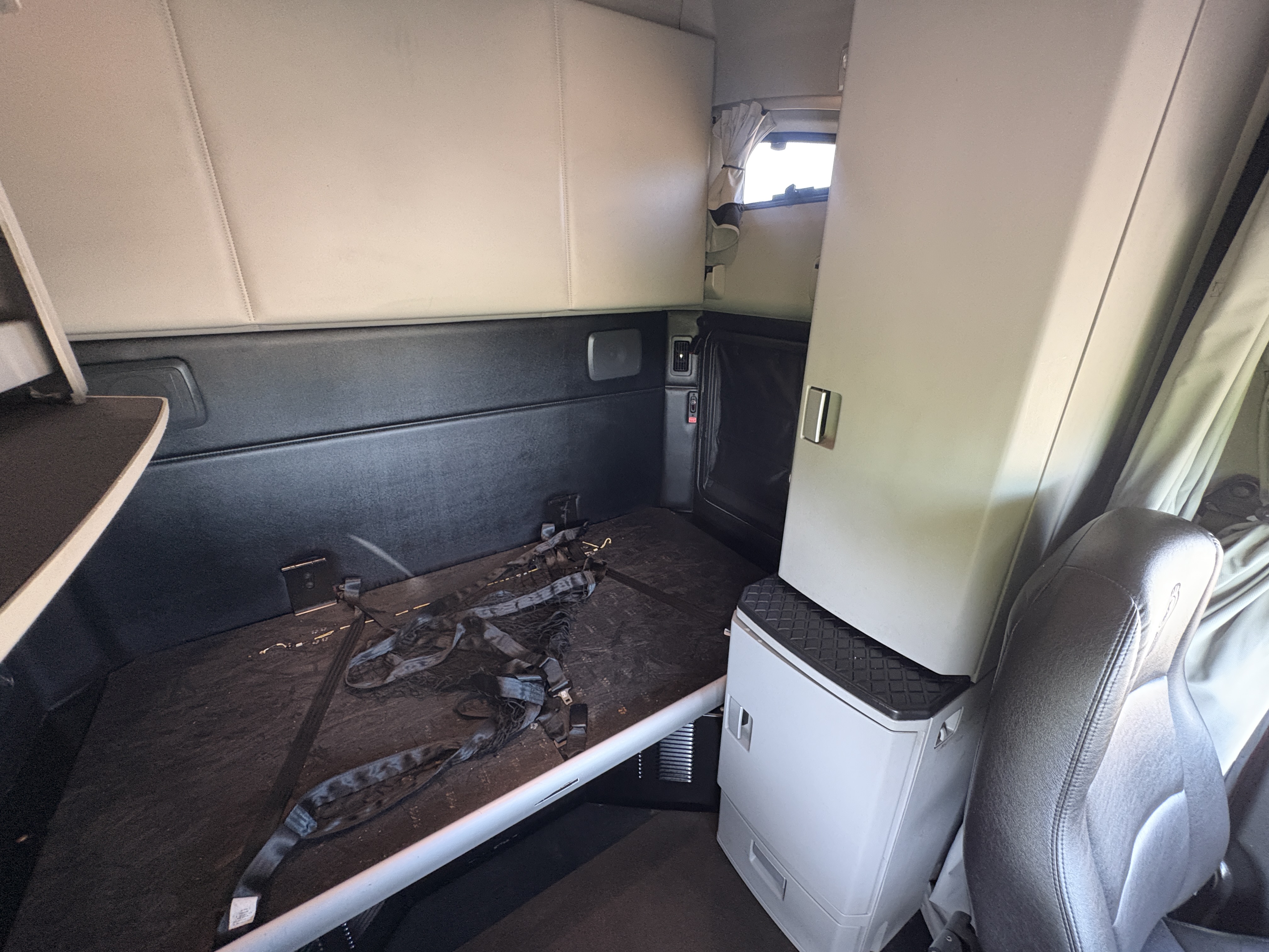 2023 Kenworth T680