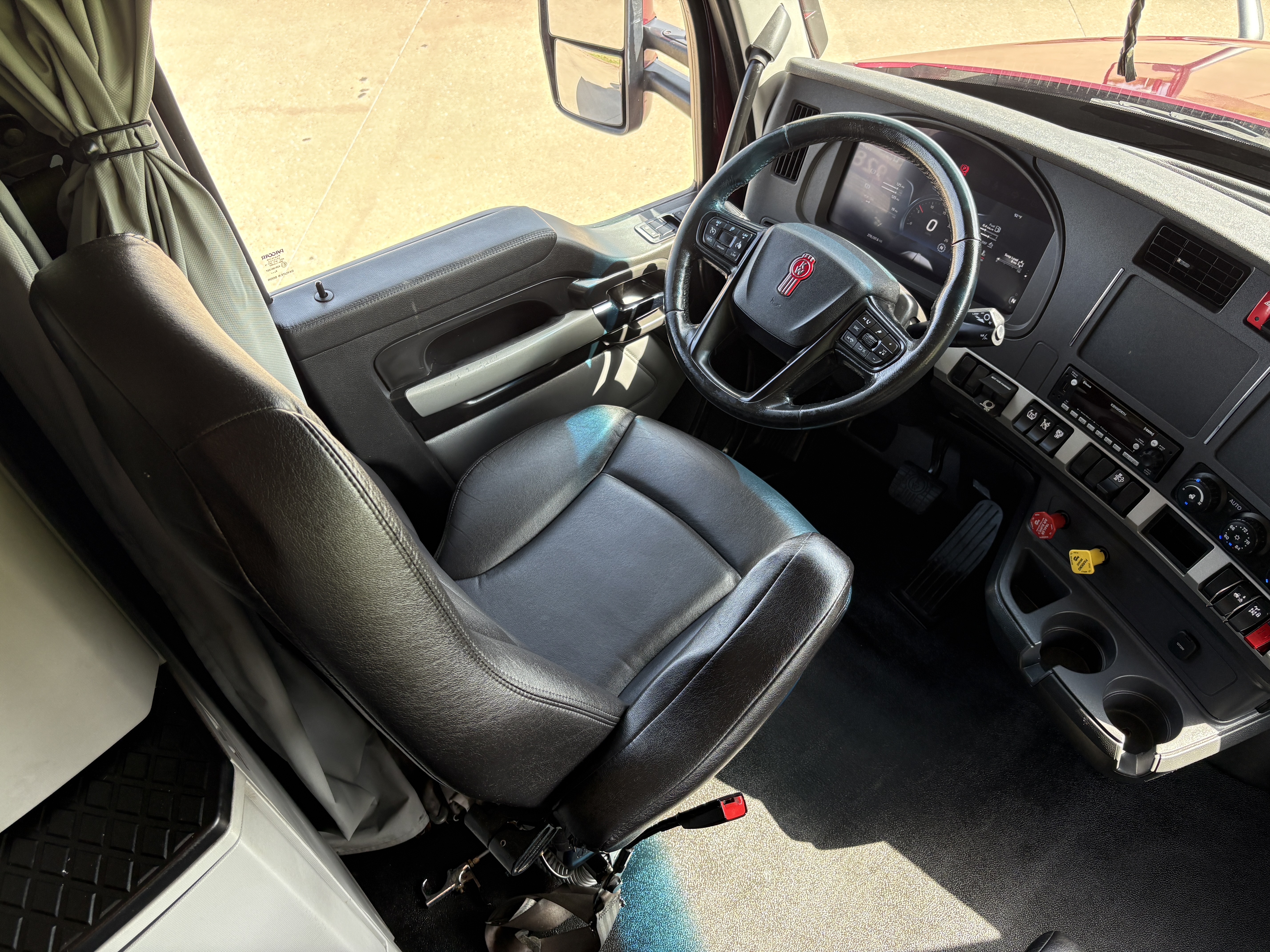 2023 Kenworth T680