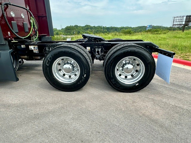 2023 Kenworth T680