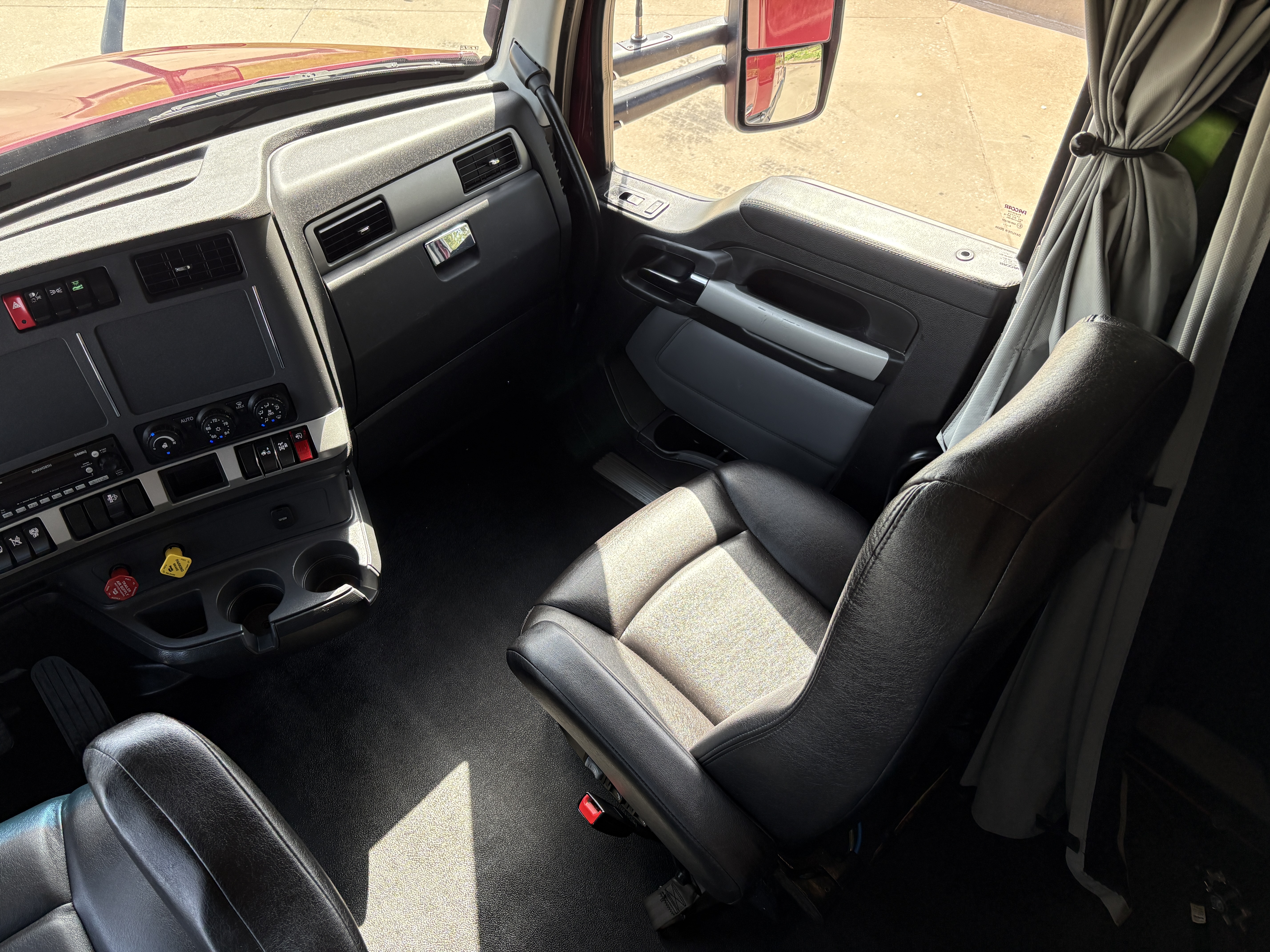 2023 Kenworth T680