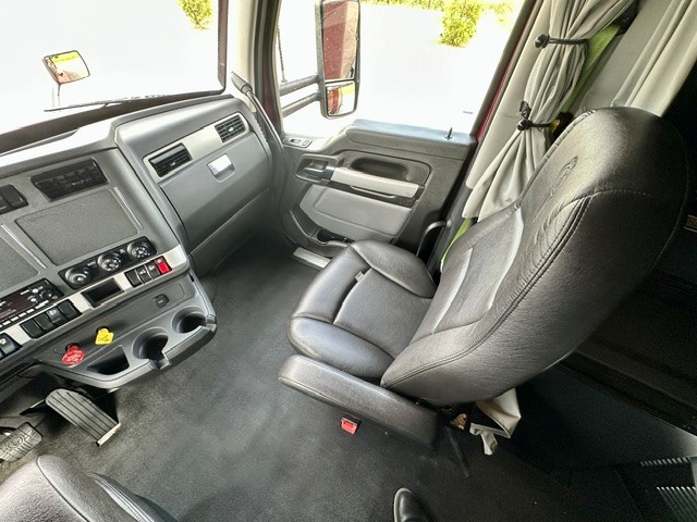 2023 Kenworth T680