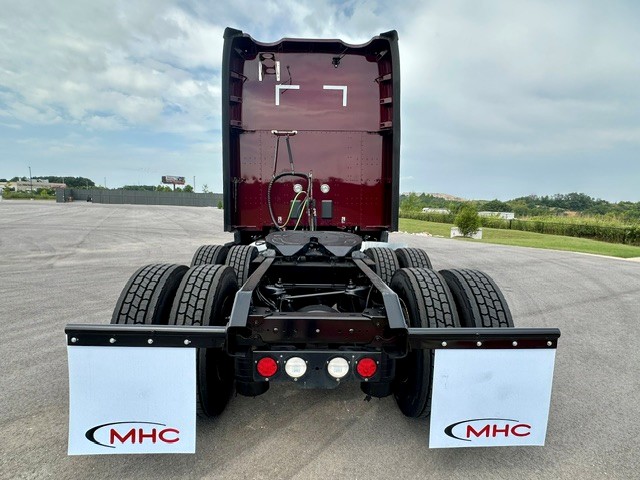 2023 Kenworth T680