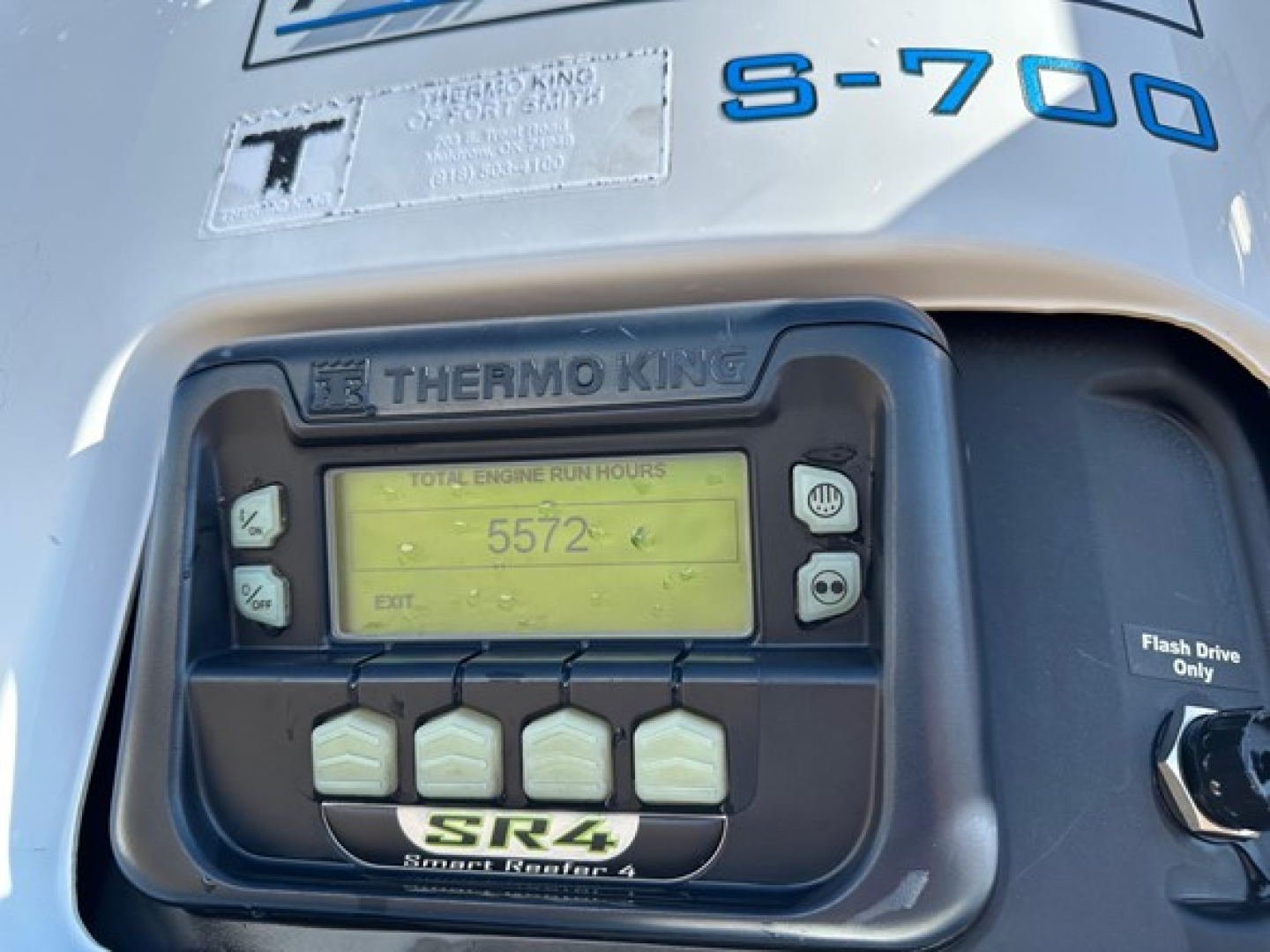 Thermo King S-7000 refrigerated trailer unit display panel with SR4 control buttons visible on the front of a 2019 Utility 3000R reefer trailer.