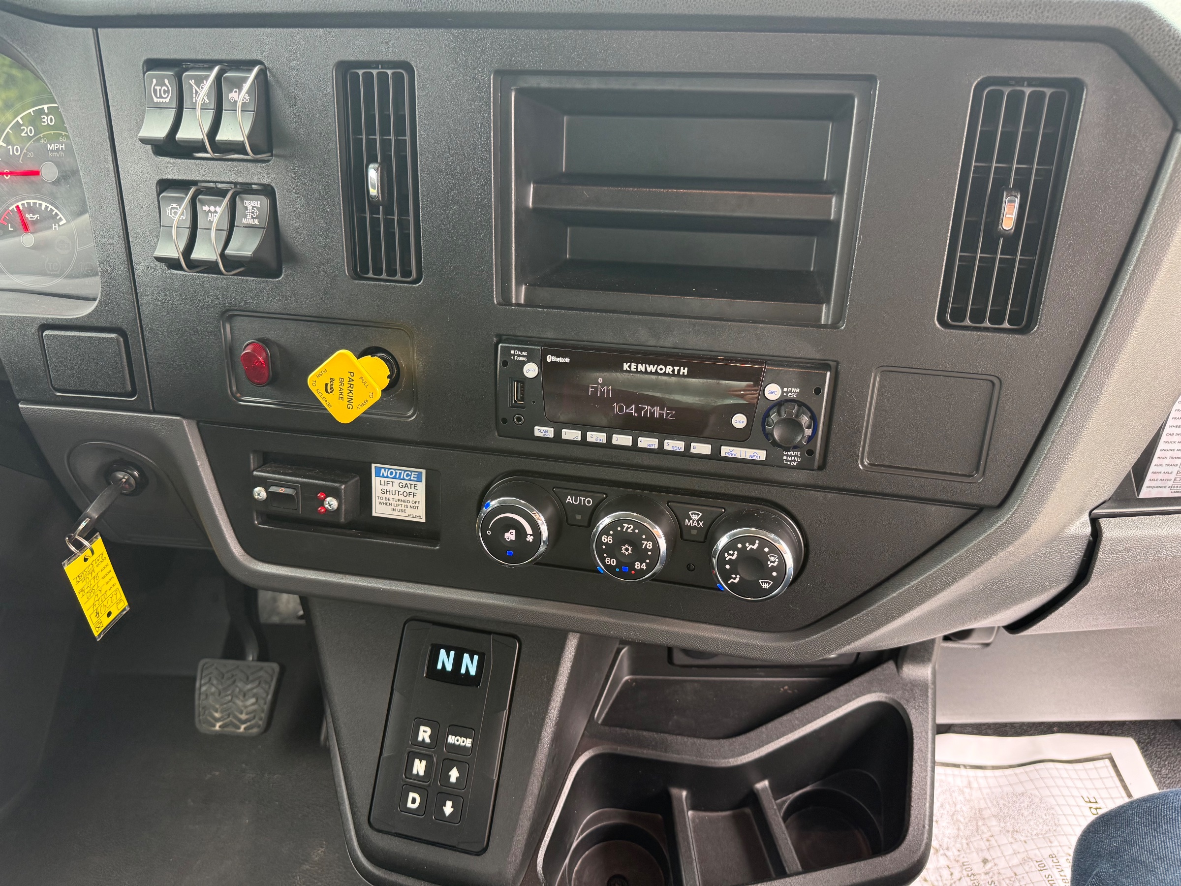 2024 Kenworth T380