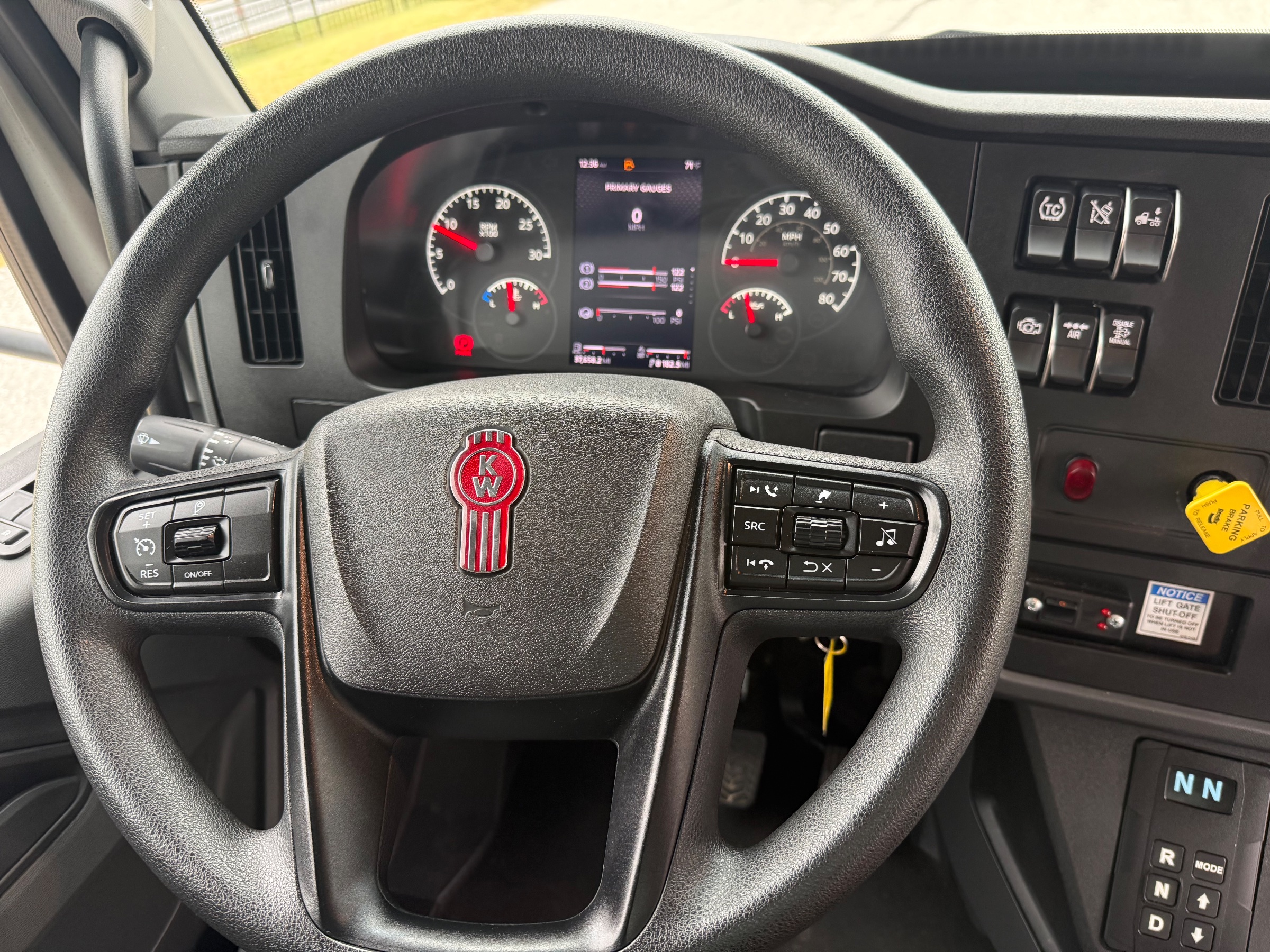 2024 Kenworth T380