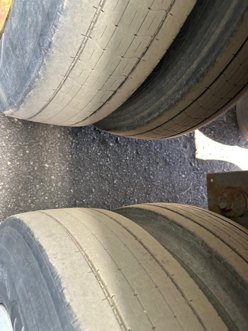 Trailer tires and dual axle wheel area showing tread and sidewalls on a Hyundai air ride dry van.