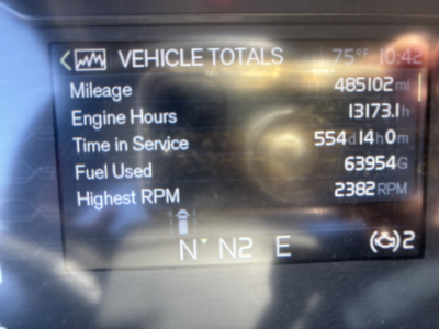 Vehicle totals display on Volvo VNR Cab showing mileage 485102 mi, engine hours 13173.1 h, time in service 55414 h 0 m, fuel used 63954 gal, highest RPM 2382 RPM, N N2 E indicators.
