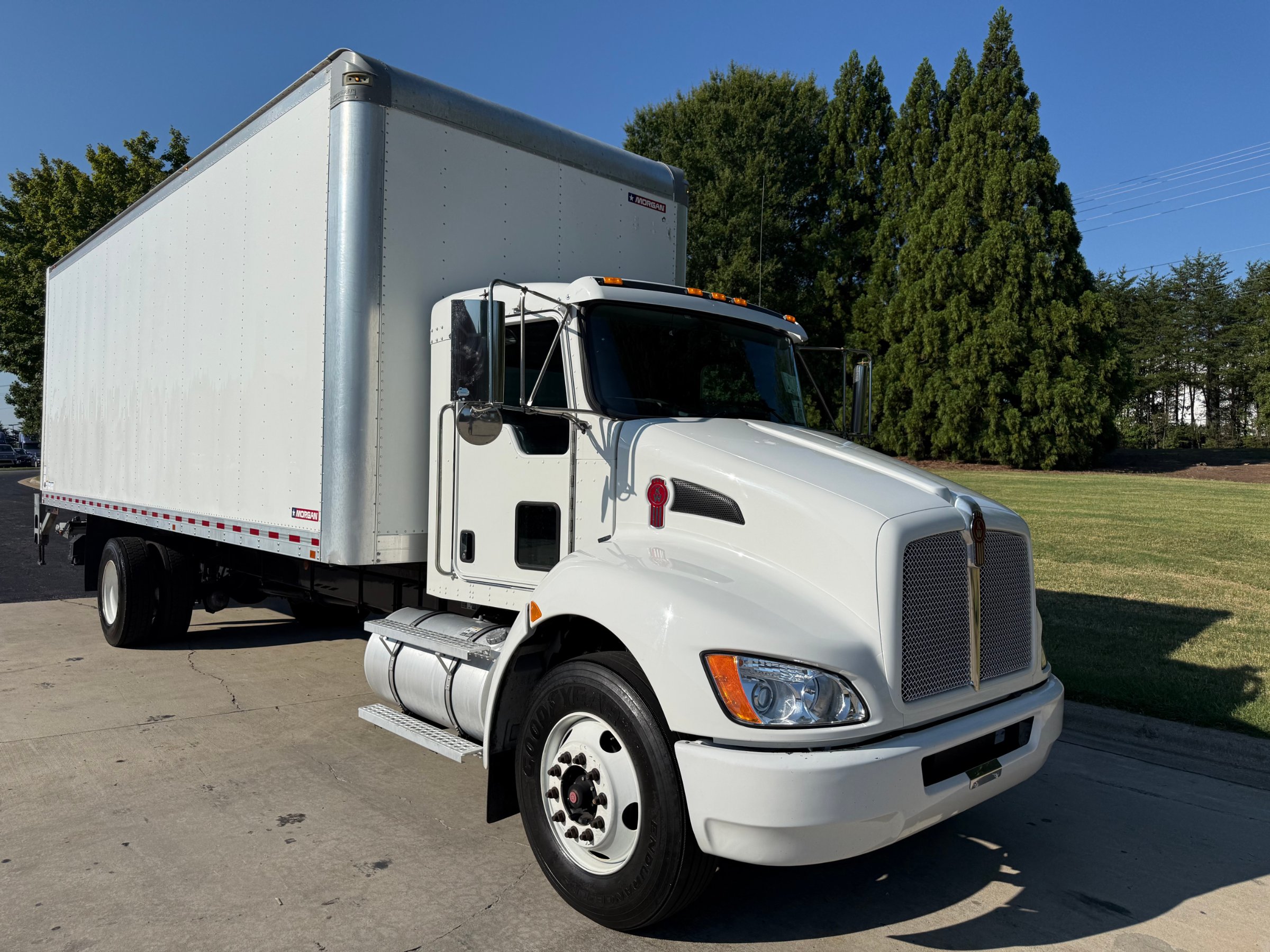 2022 Kenworth T270