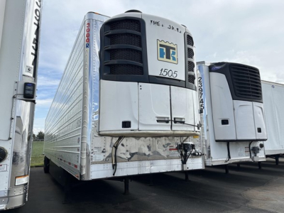 Utility 3000R trailer with Thermo King rear unit, white body, stock number UE11698, VIN 150120620879, reefer trailer in in-service condition.