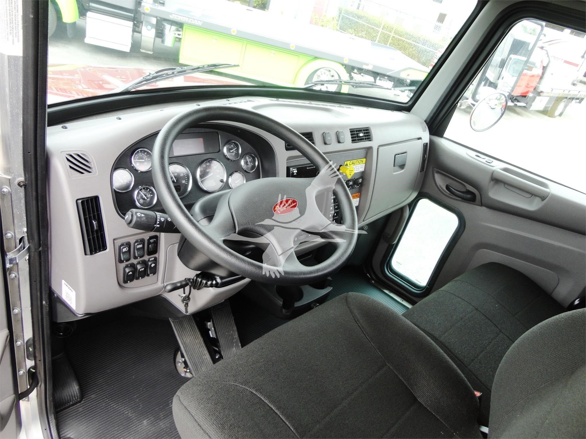 2022 Peterbilt 337