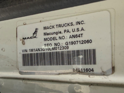 Mack Trucks label showing MACk Trucks, Inc. Macungie, PA, USA; MODEL NO: AN64T; VIN: 1M1AN3GY0LM012309; barcode and serial 84811604.