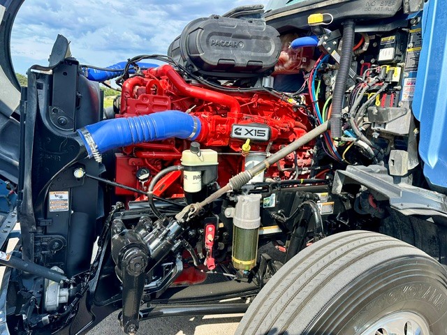 2023 Peterbilt 579