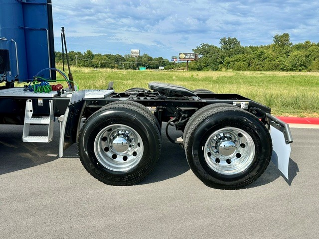 2023 Peterbilt 579