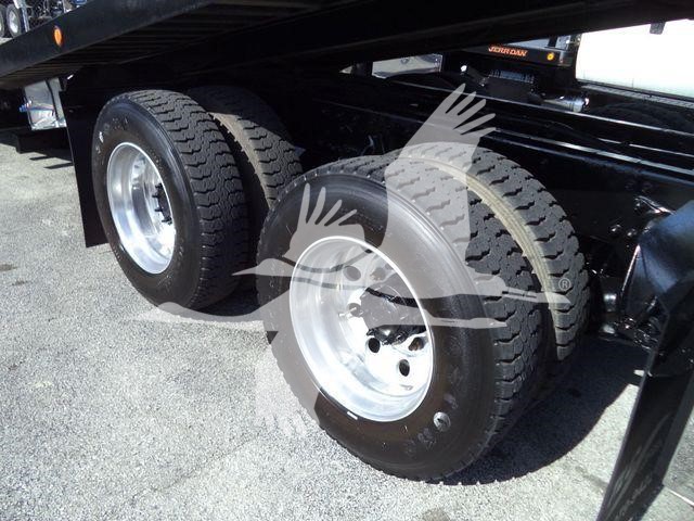 2016 Freightliner M2 106