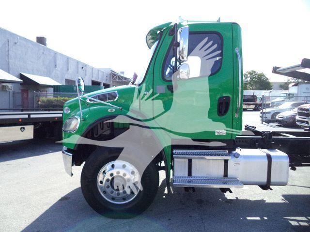 2016 Freightliner M2 106