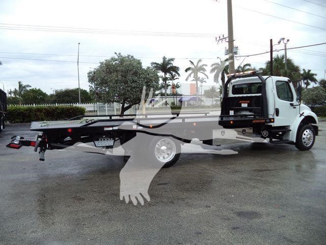 2020 Freightliner M2 106