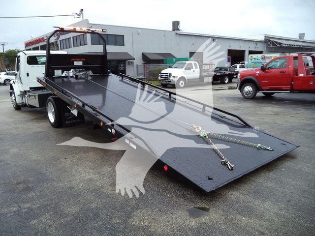 2020 Freightliner M2 106
