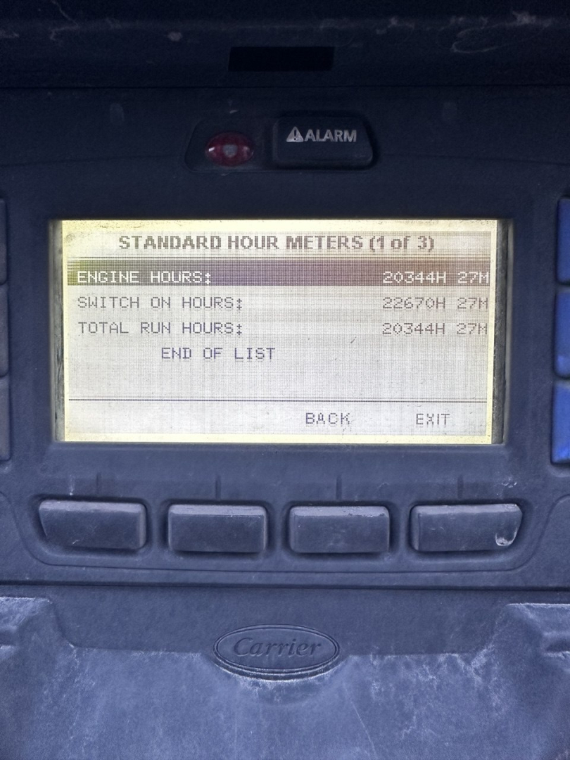 Trailer gauge display showing STANDARD HOUR METERS with ENGINE HOURS 20344H, SWITCH ON HOURS 22670H, TOTAL RUN HOURS 20344H, END OF LIST text.