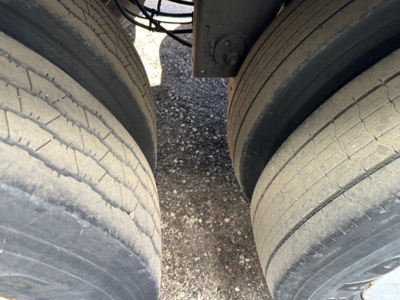 Trailer view showing dual rear tires of a 2017 Hyundai air ride roll door dry van trailer (no text visible on image).