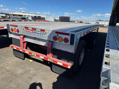 Great Dane spread air combo flatbed trailer rear view showing taillights and bumper with Safety Reflectors.