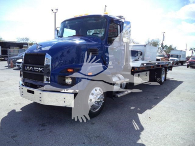 Truck shows a 2027 Mack MD6 rollback w/ flatbed. Front grille displays MACK, chrome bumper, dual headlights, and side mirrors. Stock number J13239 visible.