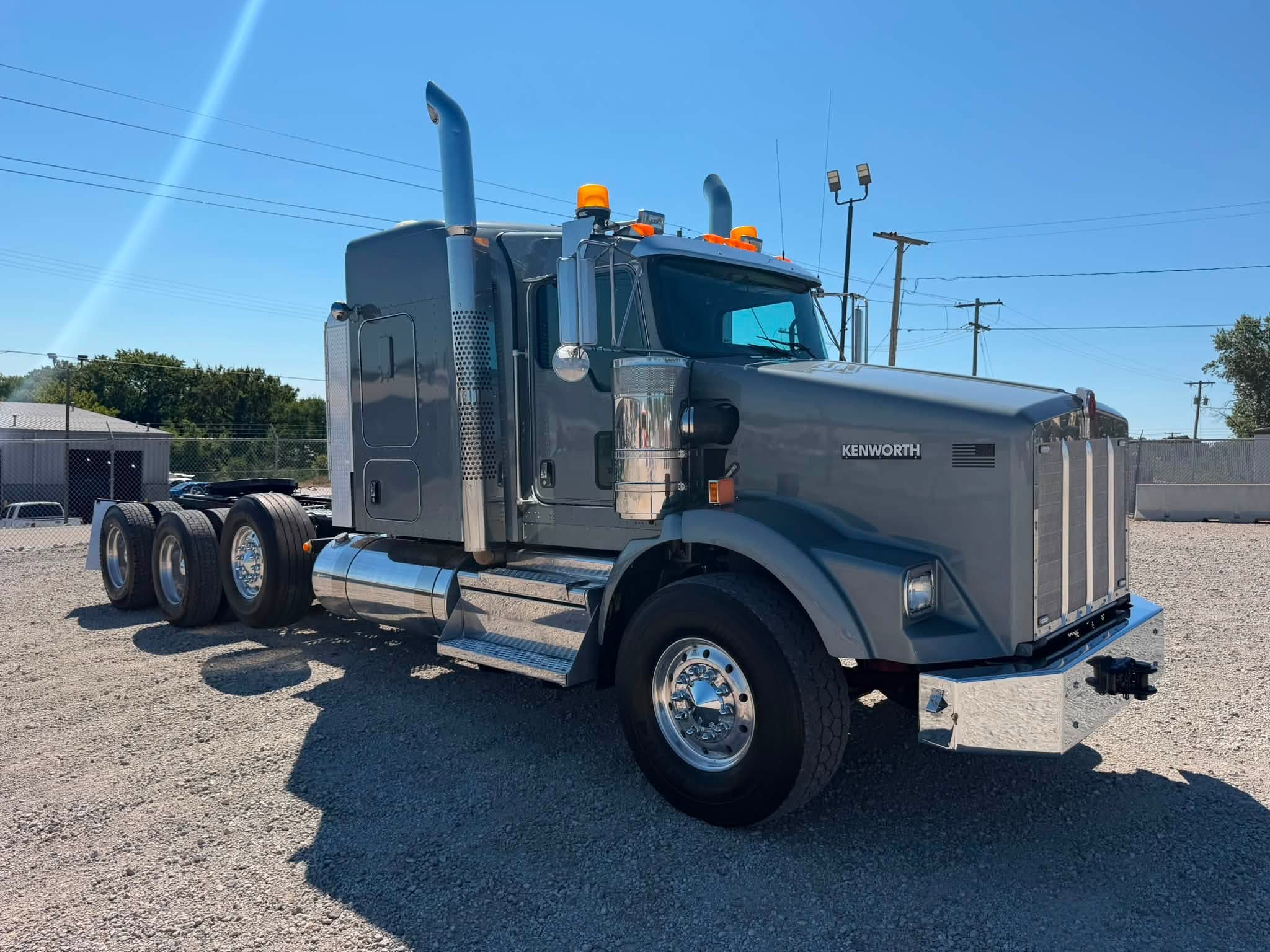 2023 Kenworth T800W