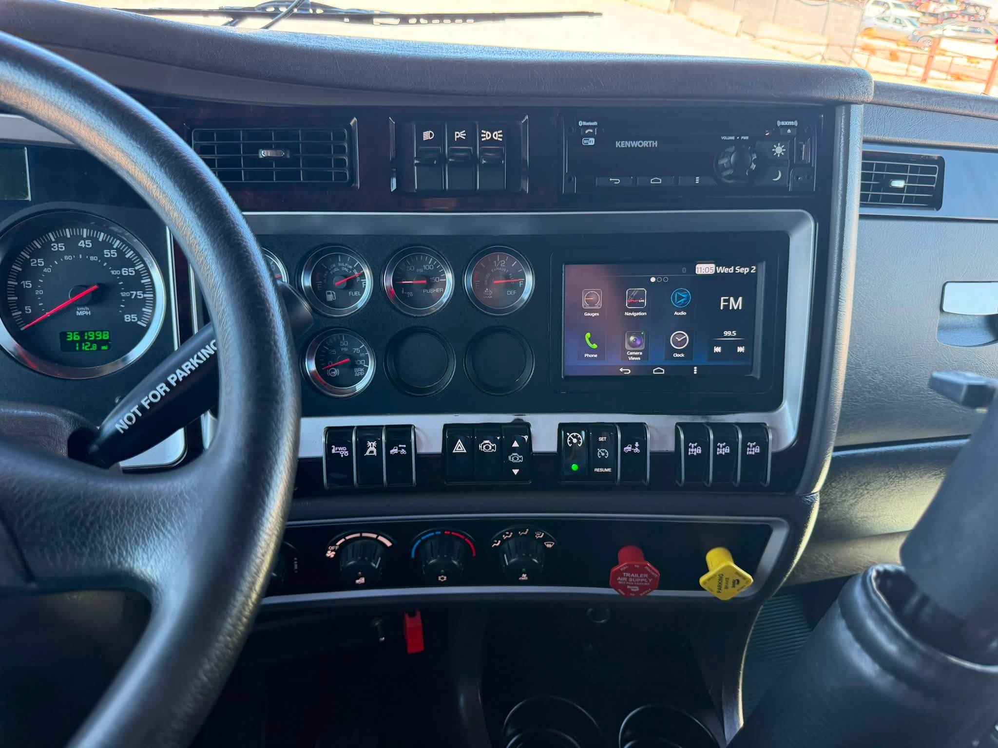 2023 Kenworth T800W