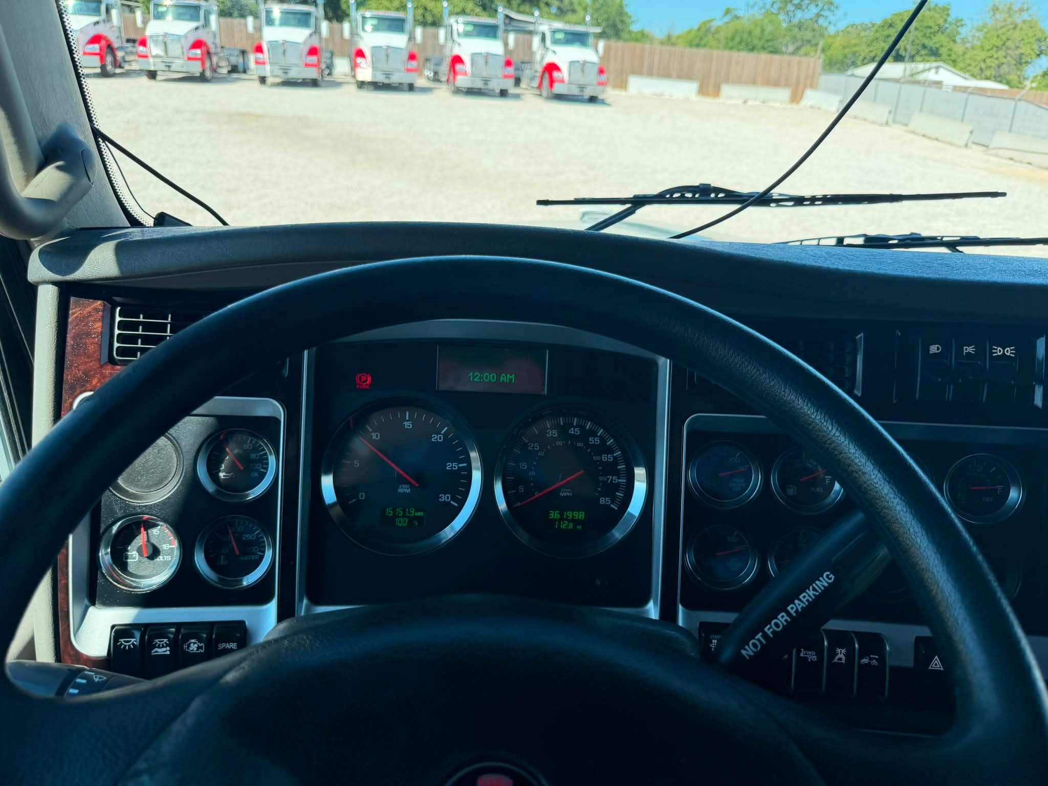 2023 Kenworth T800W