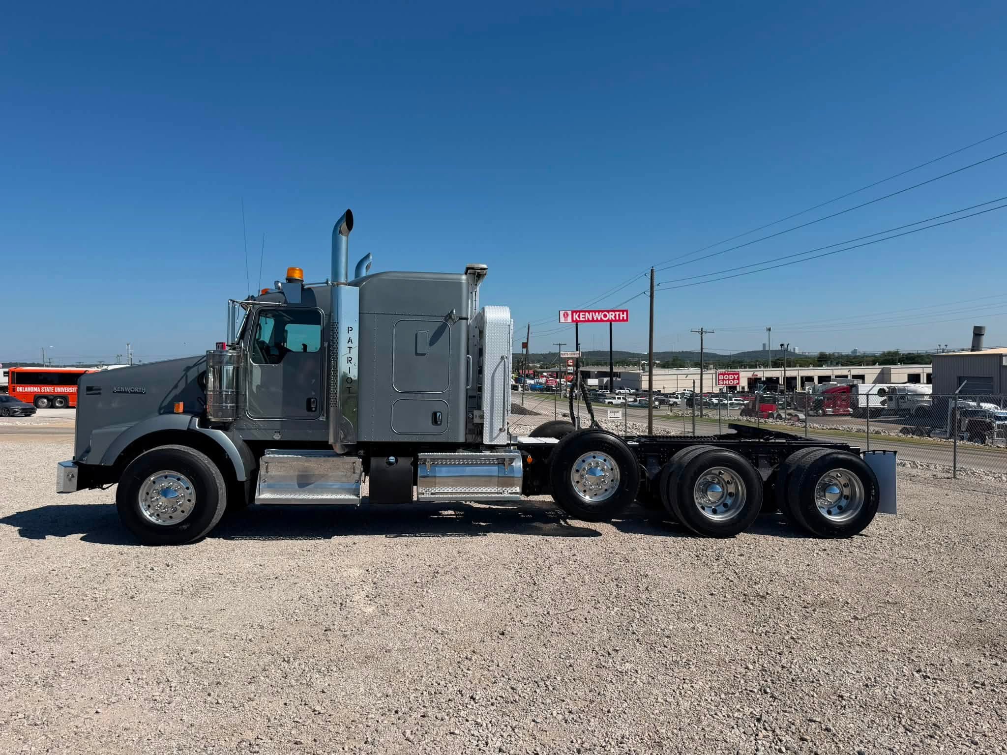 2023 Kenworth T800W