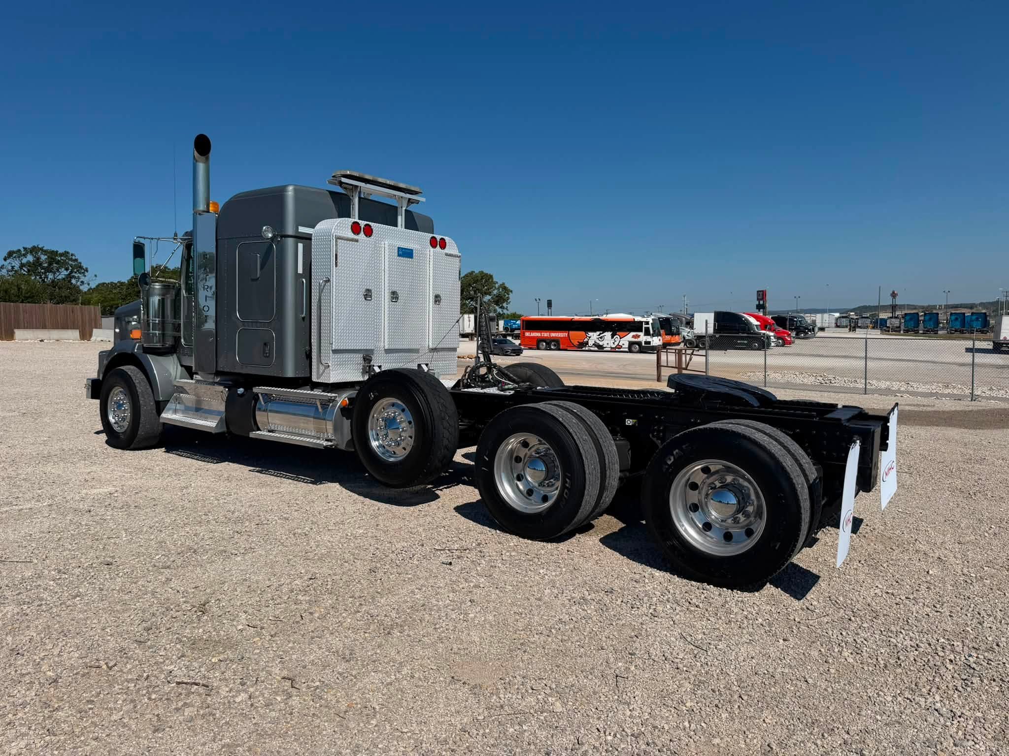 2023 Kenworth T800W