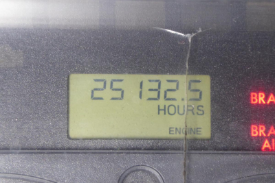 Dashboard/hour meter reading showing 25132.5 hours.