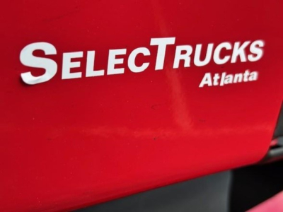 SelectTrucks Atlanta logo on red background