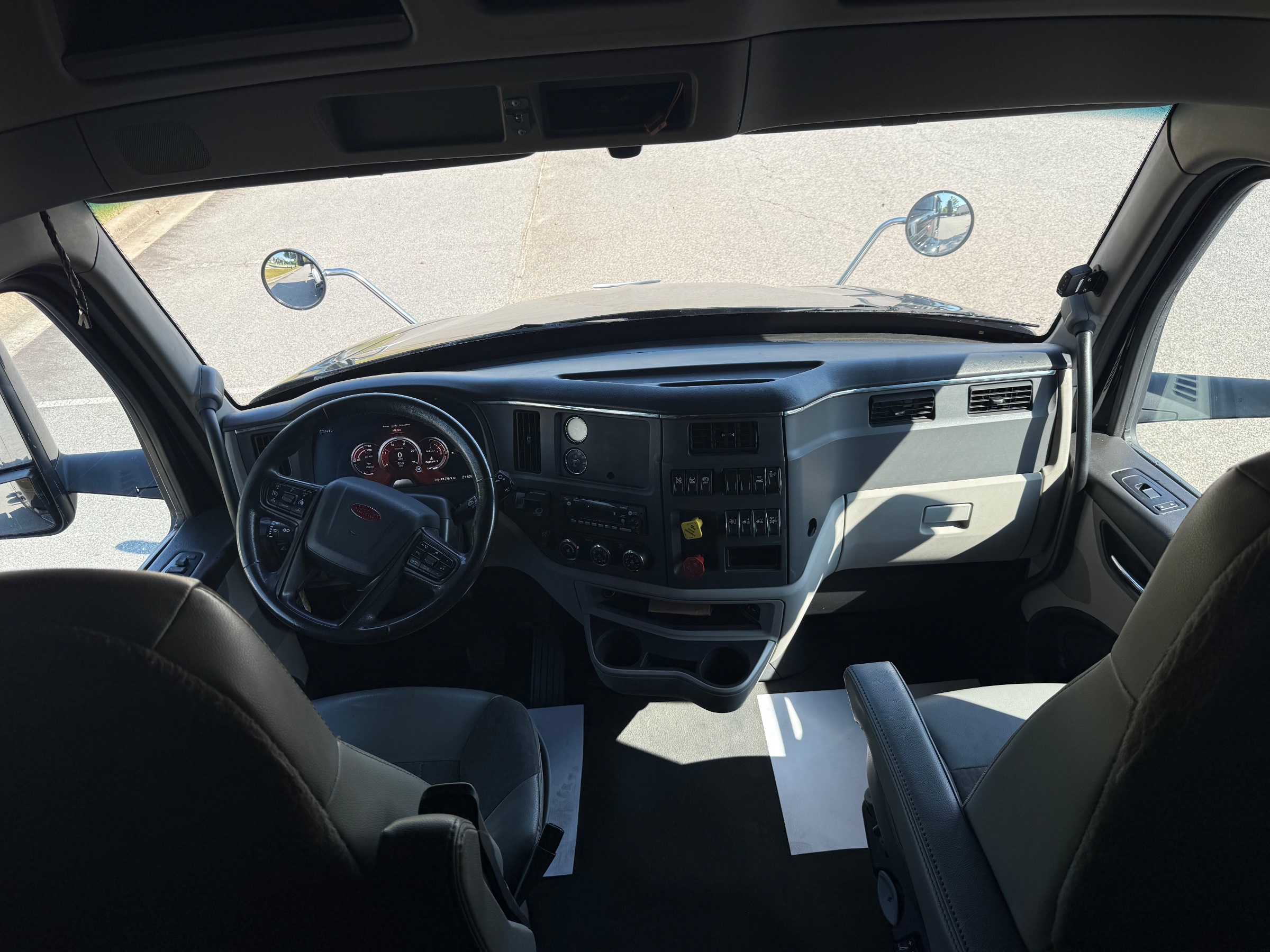 2022 Peterbilt 579